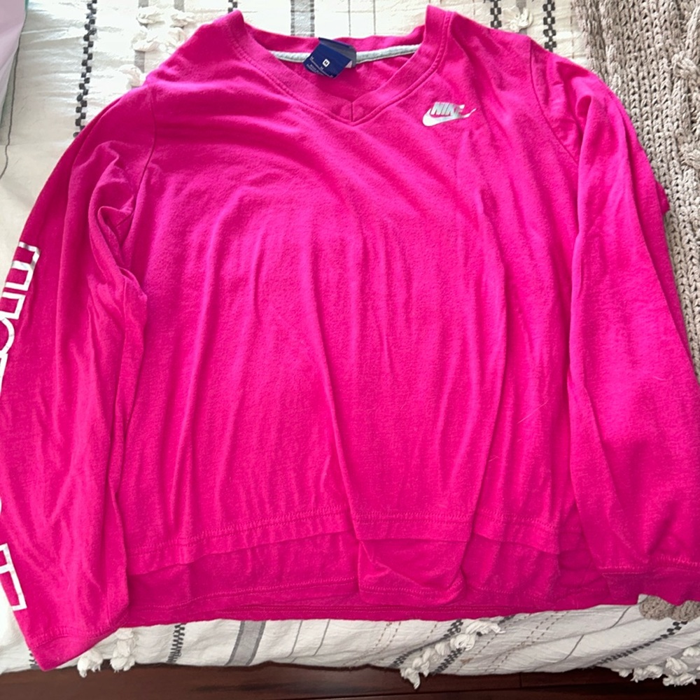 Pink Nike T